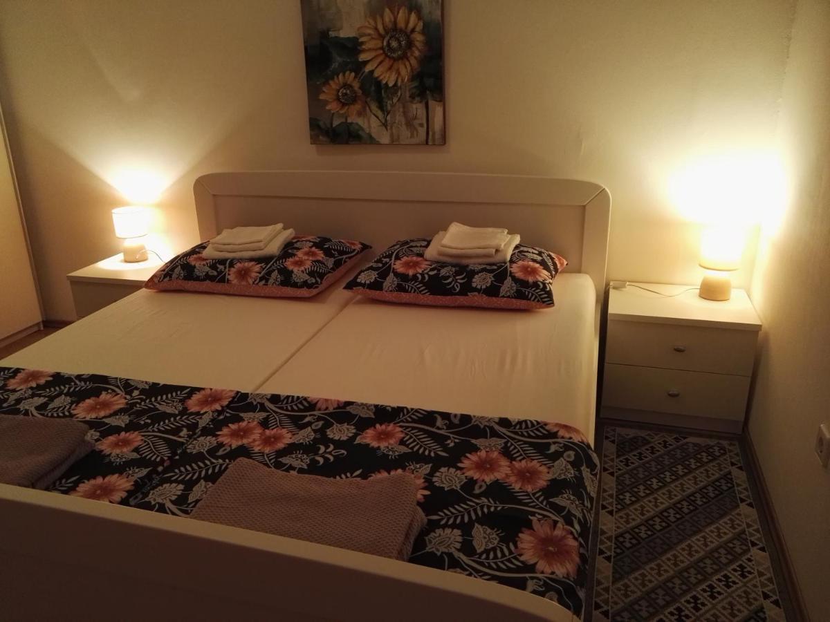 Mara Appartamento Pola Esterno foto