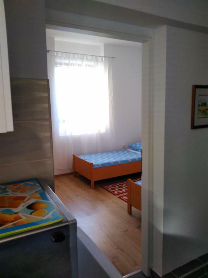Mara Appartamento Pola Esterno foto